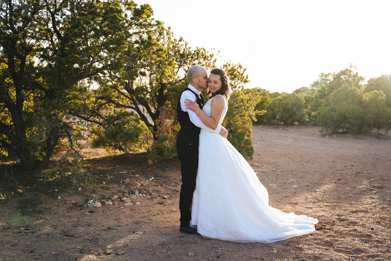 wedding portraits with backlight