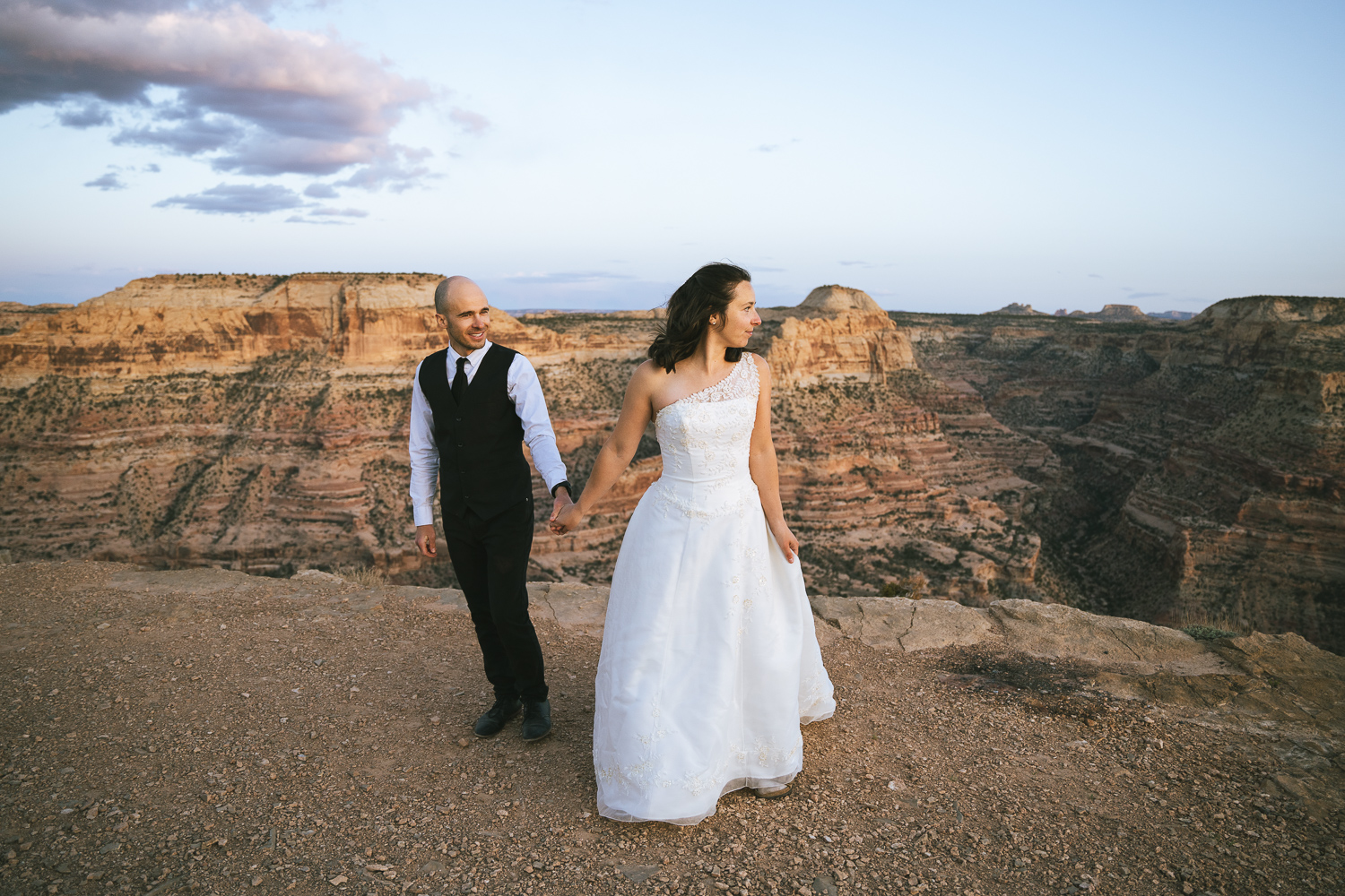 Adventure elopement in the Utah desert
