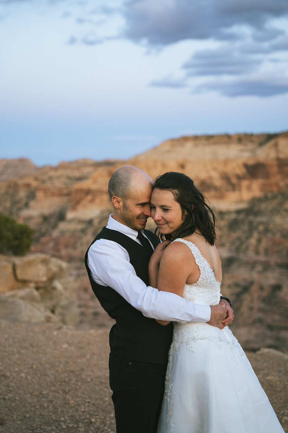 Adventure elopement in the Utah desert